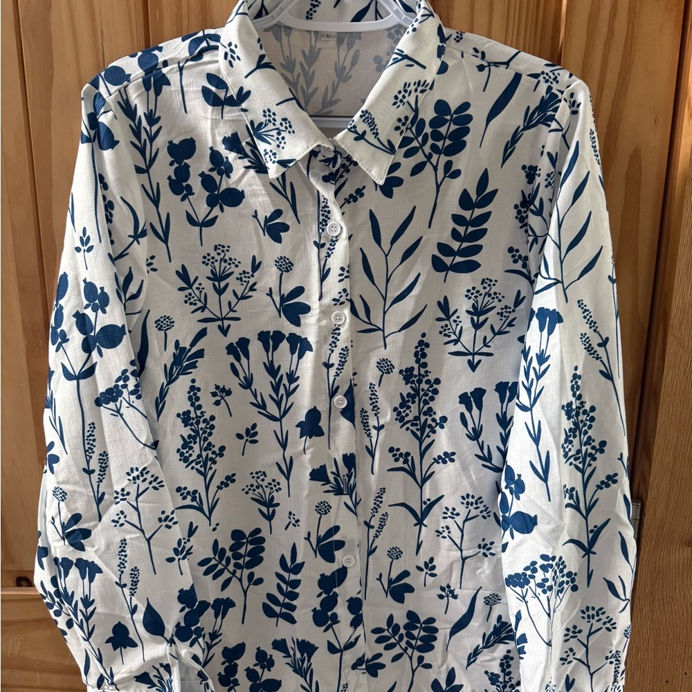 Floral Blue and White Women's blouse